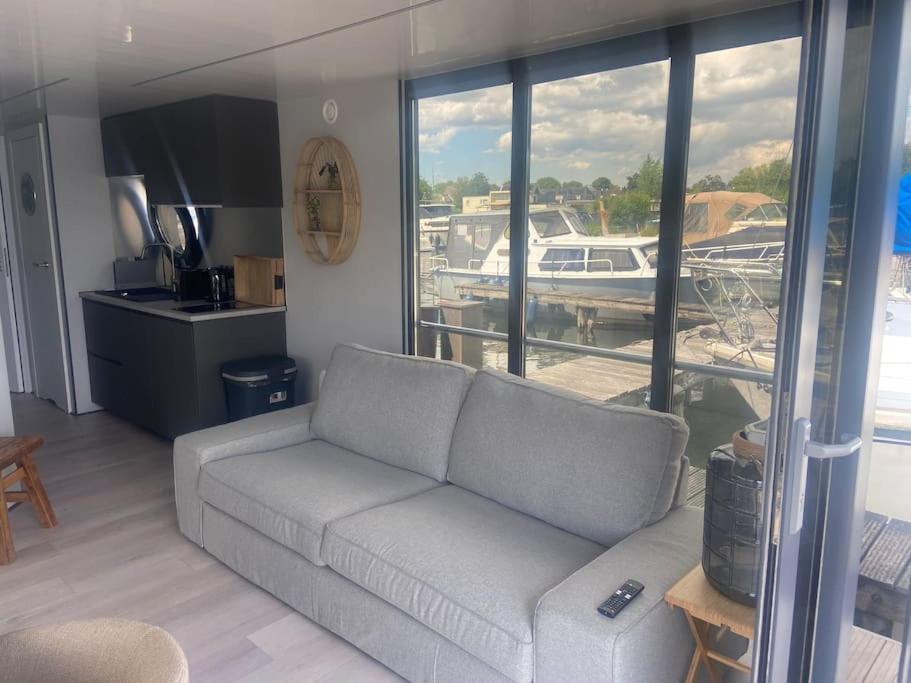 Nederhorst den Berg La Mare Houseboat酒店 外观 照片