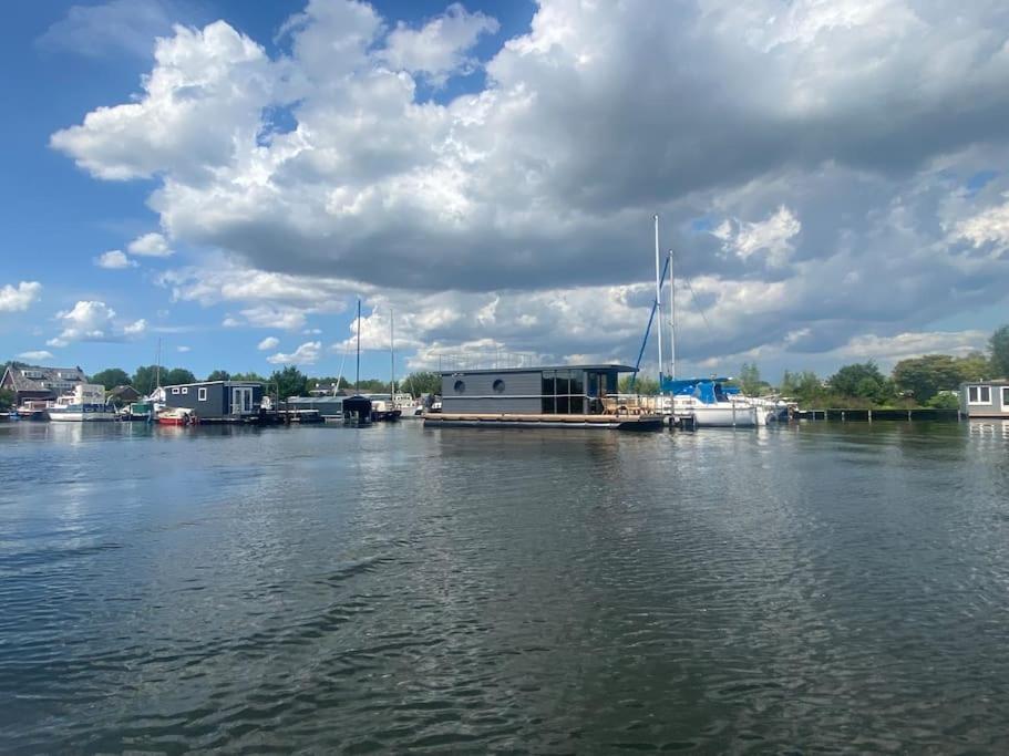 Nederhorst den Berg La Mare Houseboat酒店 外观 照片