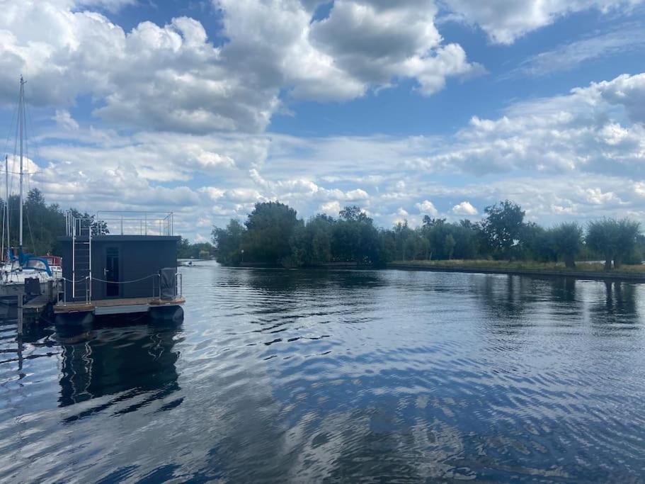 Nederhorst den Berg La Mare Houseboat酒店 外观 照片